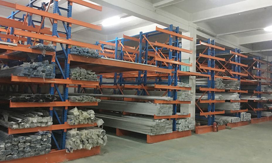 高密度存儲(chǔ)，實(shí)現(xiàn)“貨找人”式揀貨