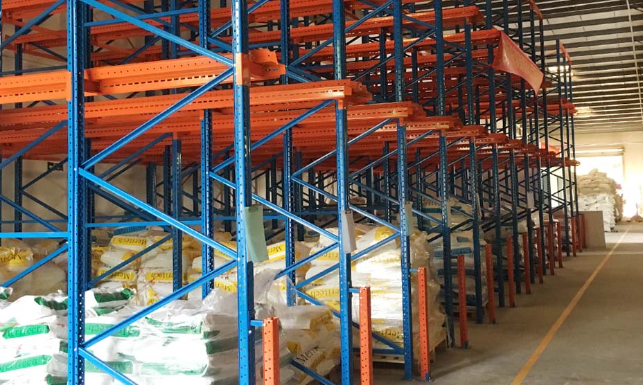 高密度存儲，實現(xiàn)“貨找人”式揀貨