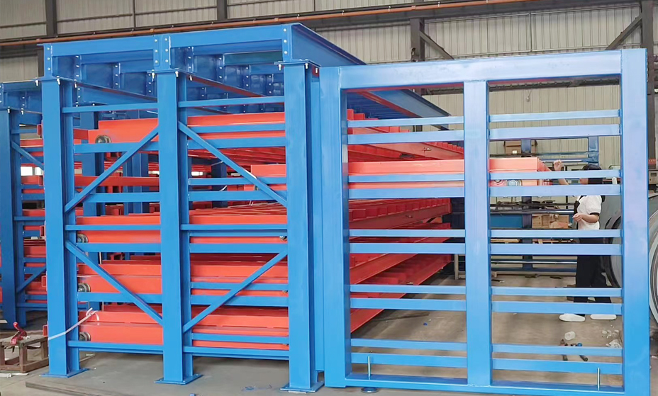 高密度存儲，實(shí)現(xiàn)“貨找人”式揀貨